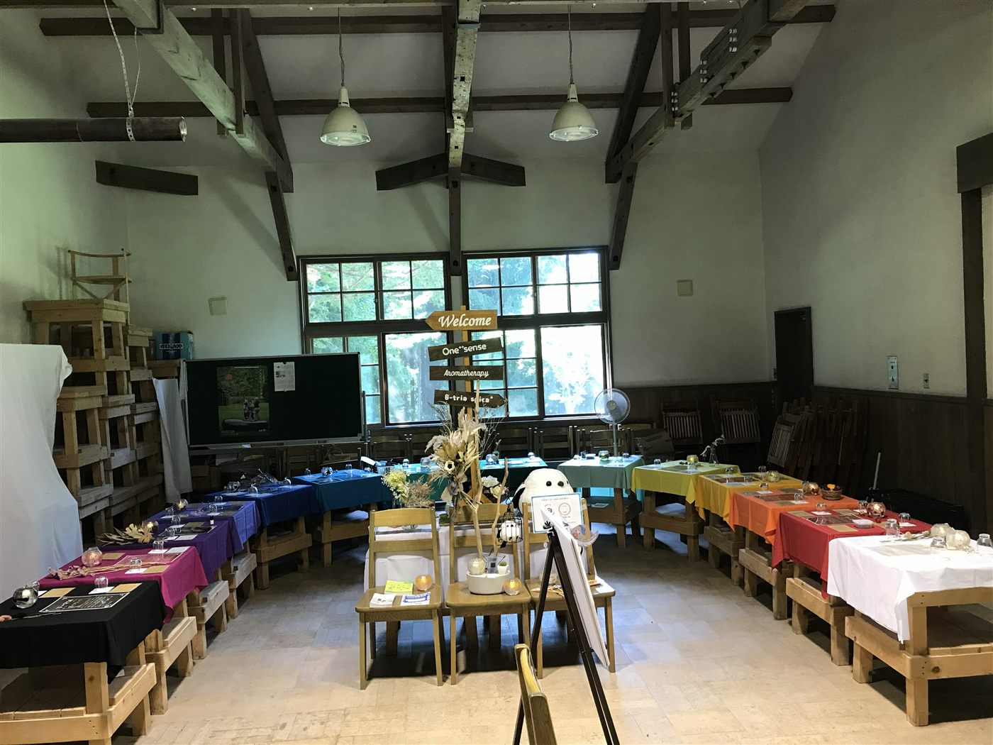 One+ sense 2023「香りと灯り」の展示の様子