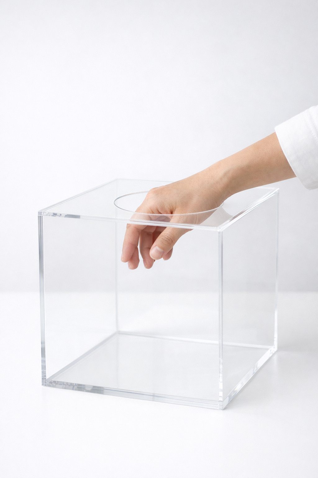 One+ sense 2026「ふれる。」の展示の様子